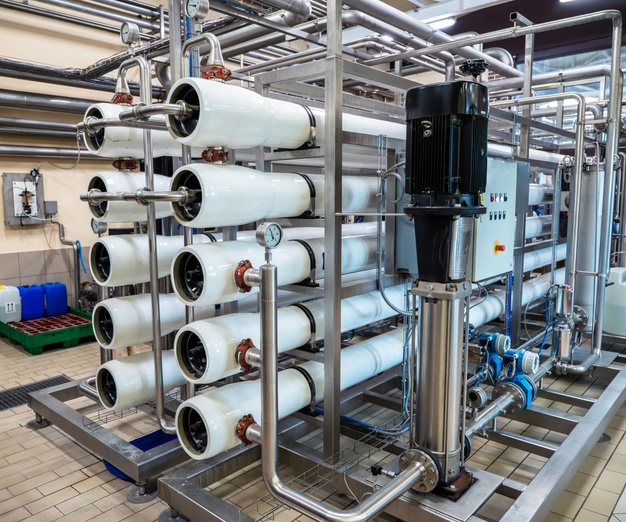 Industrial reverse osmosis skid with gauges